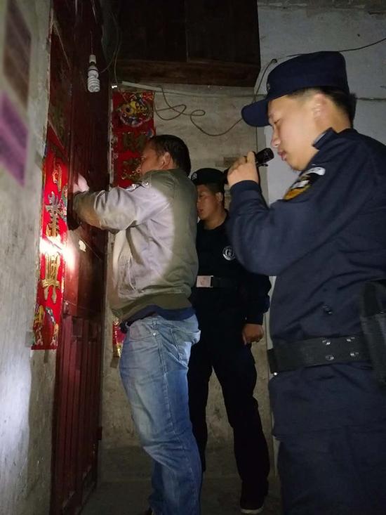 马鞍山粗心妈妈误将幼女锁家中 