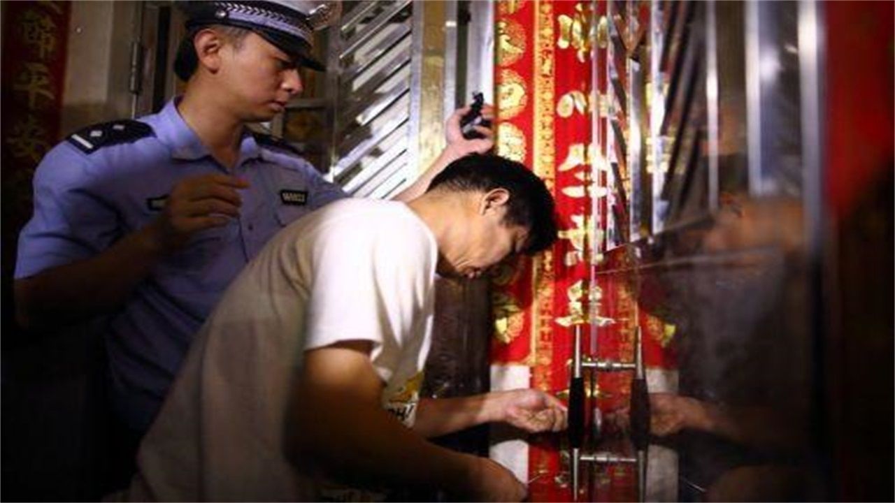 马鞍山请开锁师傅开了锁后，师傅